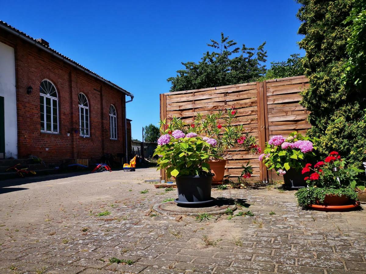 Landidylle Mertensdorf - Ferienwohnung Triglitz Exteriör bild